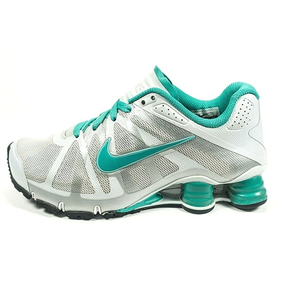 nike roadster shox